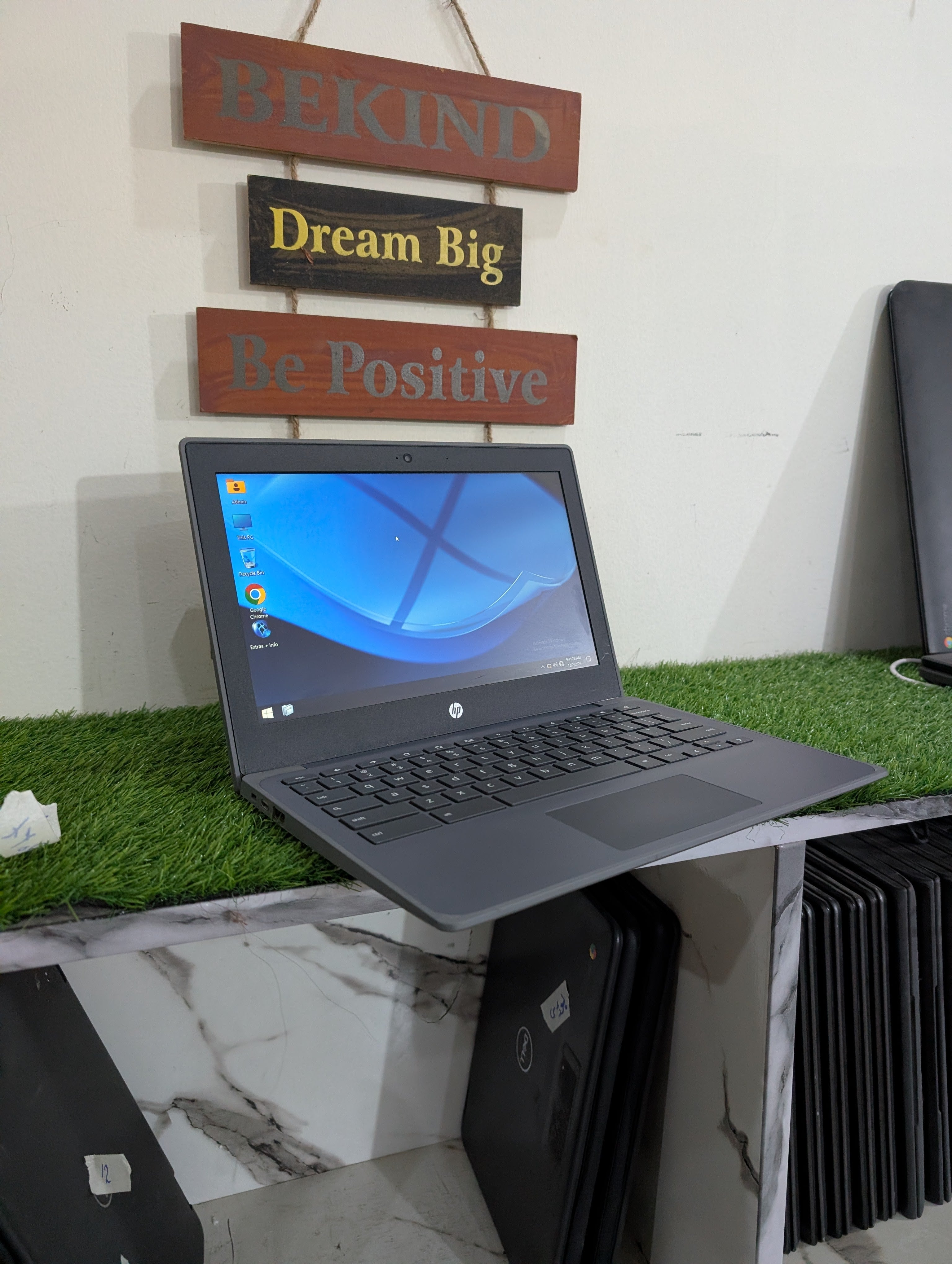 Hp Laptop 8th Generation - Window 10 - 4 GB Ram - 32 GB Storage - Type C Charger