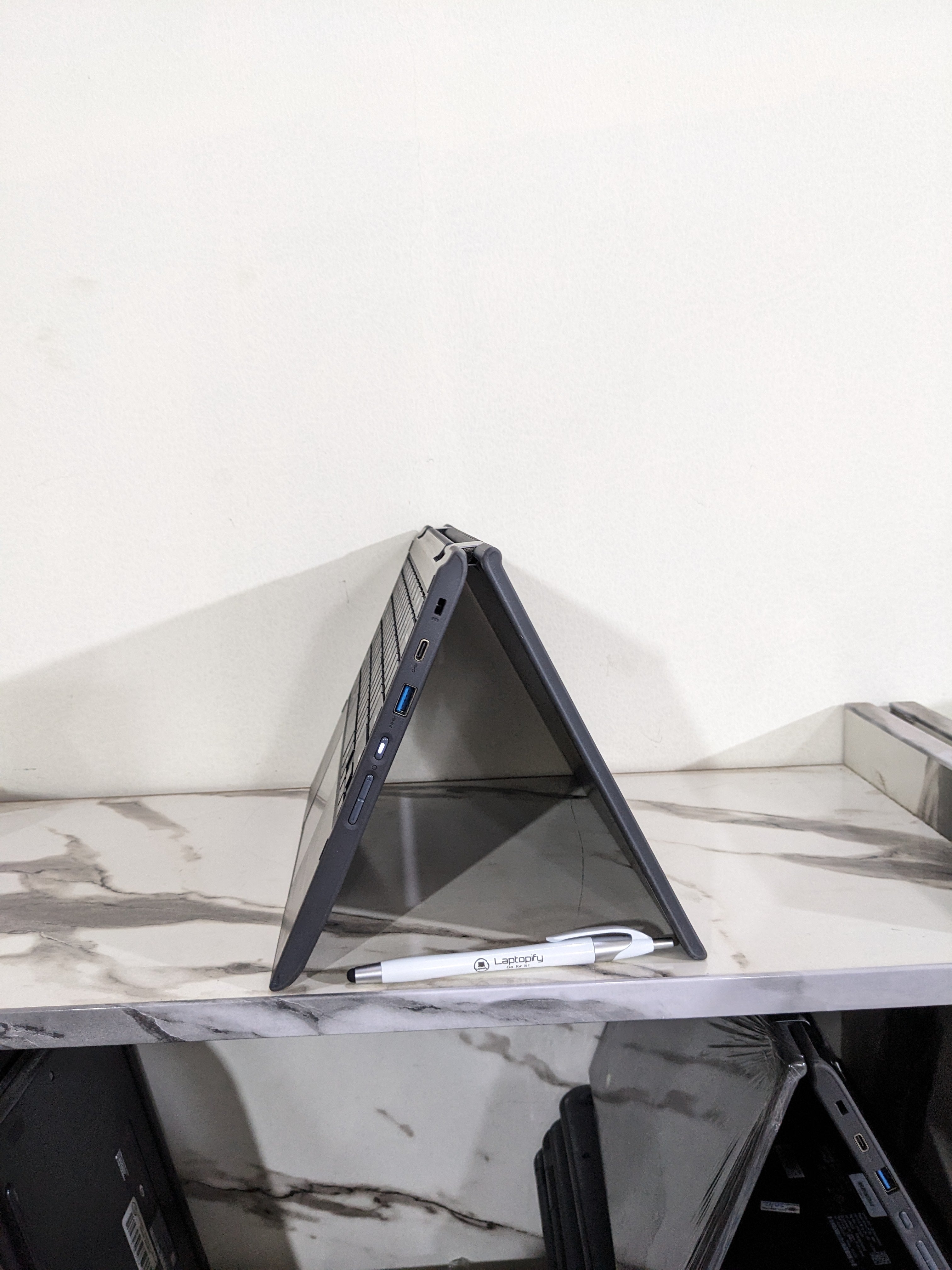 Lenevo 300e Gen 2 Touch 360 Chromebook - 4 GB Ram - 32 GB Storage - Free Stylus Pen - Updates 2027/2029