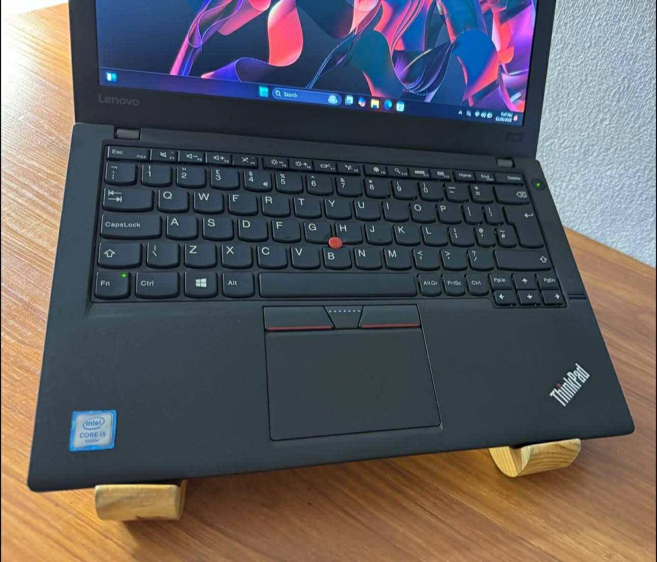 Lenevo X270 - Core i5 6th Generation - 8 GB Ram - 256 GB SSD