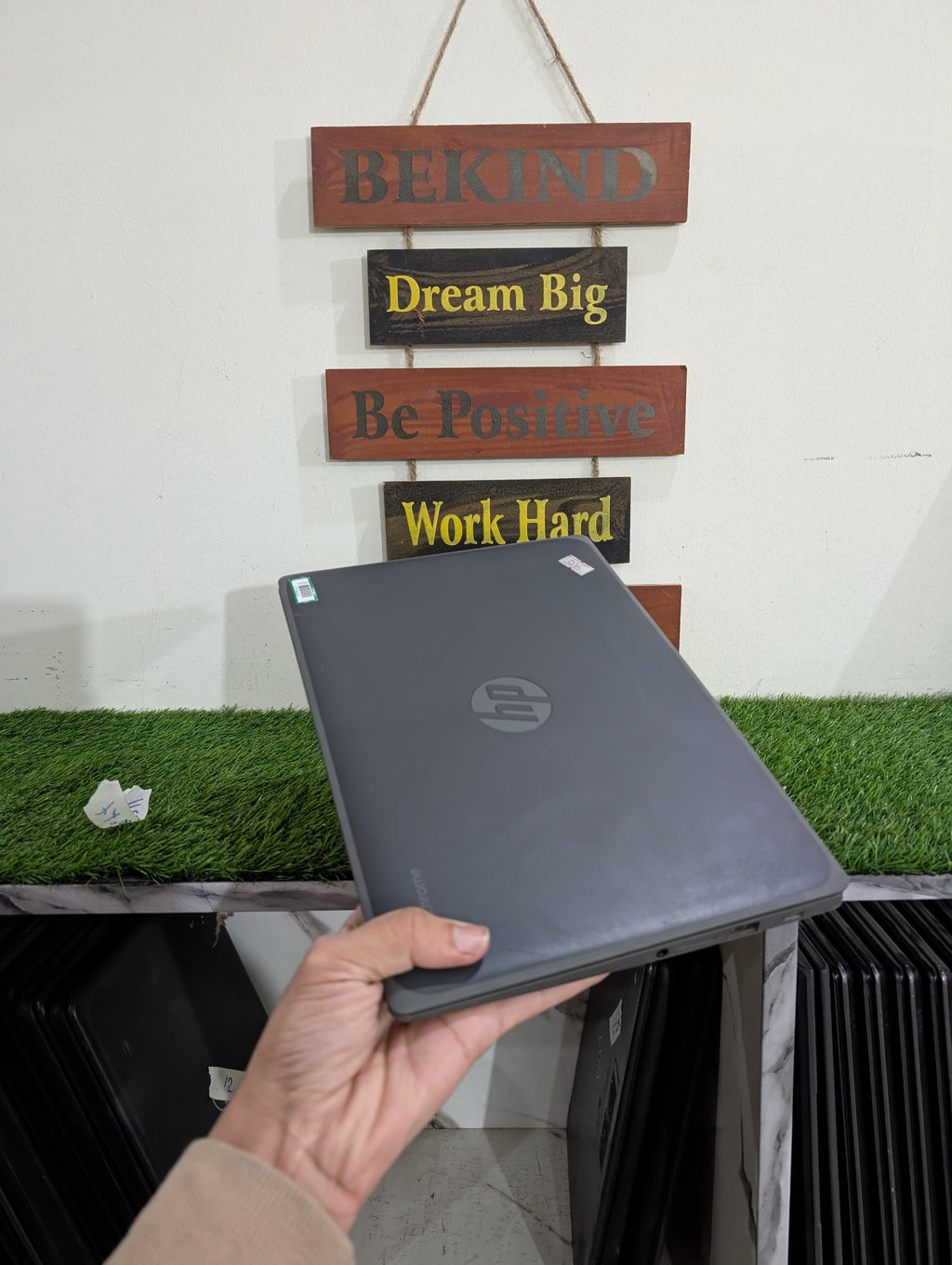 Hp Laptop 8th Generation - Window 10 - 4 GB Ram - 32 GB Storage - Type C Charger